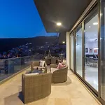 Kalamar Bay 5 Bedroom Seaview With Private Pool Hot Tub *
