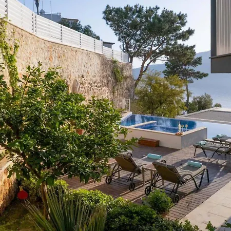Kalamar Bay 5 Bedroom Seaview With Private Pool Hot Tub