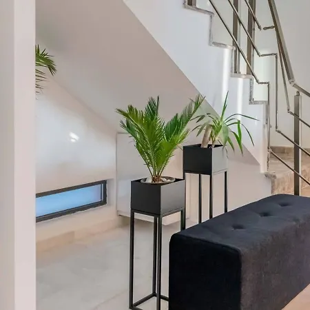 Kalamar Bay 5 Bedroom Seaview With Private Pool Hot Tub *