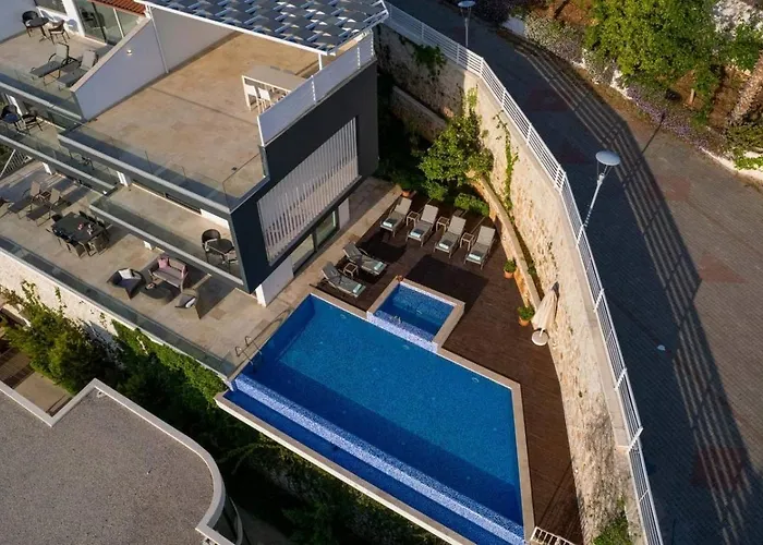 Kalamar Bay 5 Bedroom Seaview With Private Pool Hot Tub